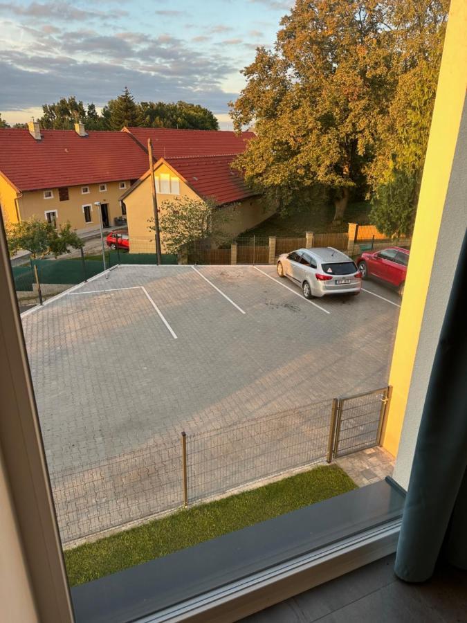 Byt Apartman 74M2 Vyhled Klid Priroda Prága Kültér fotó